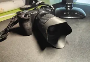 Reversible lens hood for Sigma 30mm f/1.4 DC DN
