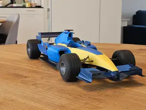 Formula 1 Renault R25 F1 car - 1/10 Scale