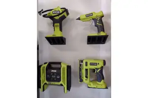 Tool shelf compatible with Ryobi 18v