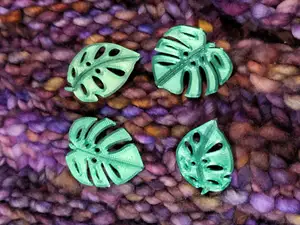 Monstera Leaf Buttons