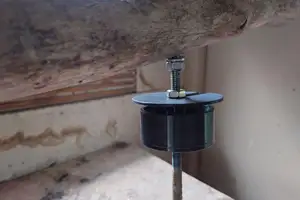Red mite (chicken mite) trap