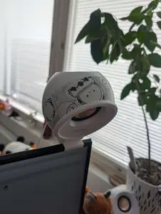 Creative Pebble V3 monitor mount