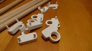 Child-proof book shelf
