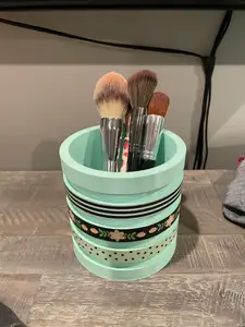 Container for Cosmetics Brushes