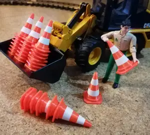Traffic Cone 700mm 1/16