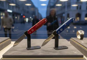 OPEN BLADE stand for VICTORINOX knifes like Huntsman, Spartan etc.