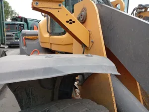 Volvo L110E wheel loader and other fender mounting spacer