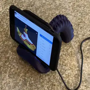Qi Wireless Octopus Tentacle Phone Stand with Pockets for Magnets