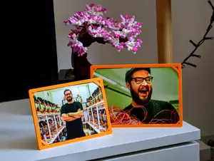 THE Photo Frame - one file, no supports
