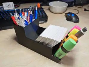 Simple desktop organizer