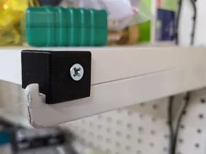 Shelf corner