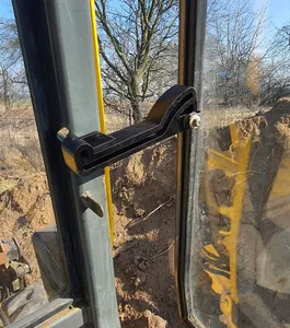 JCB 2cx zaviraní okna
