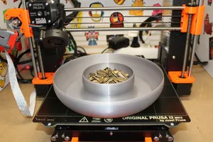 Peels/seeds separator bowl