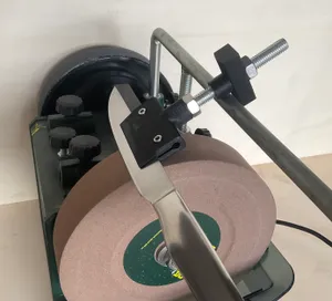 Knife holder for grinding machine