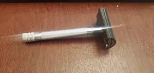 Travel cap for Merkur Long-Handled Safety Razor