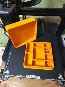 Storage box for small items with a lid 120x120