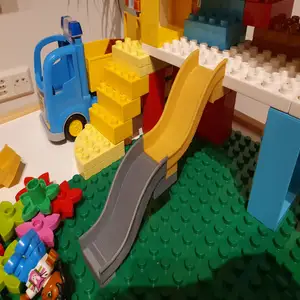Duplo slide (UPDATE: no-support-required design)