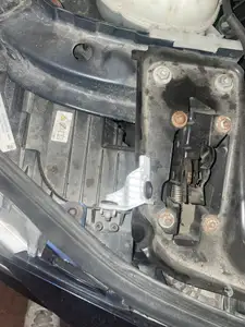 BMW F30/F31 headlight bracket 51647285598