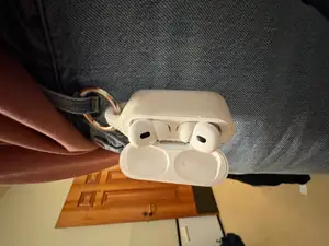 Airpod Pro Gen 2 Case w/ Carabiner Attachment