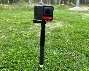 Lace plug for selfie stick