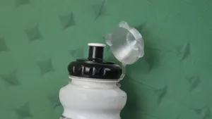Bike bottle anti-dust cap (for M-WAVE bottle + FreeCAD source and STEP for customization)