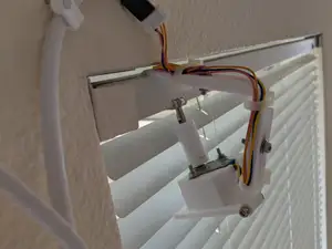 Retrofitted motor mount for blinds automation