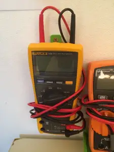 Fluke 175 wall mount