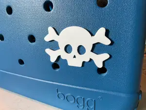 Bogg Bag Charm Skull and Crossbones
