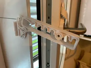 Window Adjuster Holder (Fenster-Arretierung)