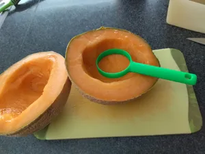 melon peeler