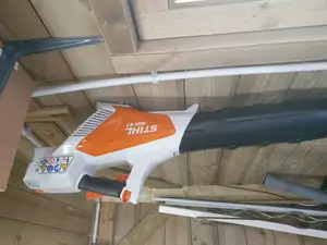 STIHL BGA 57 wall mount