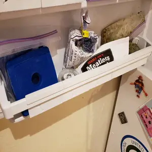 Freezer Pet, Closes the big hole in your little freezer door shelf