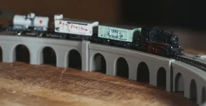 Z Scale Viaduct Track Set for Marklin Track