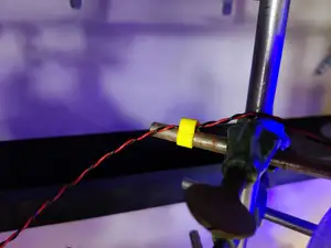 Cable Clip for metal rods in the lab hood - Klemmen für Laborstativstangen und Halter