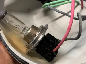 Subaru H7 Headlight Plug