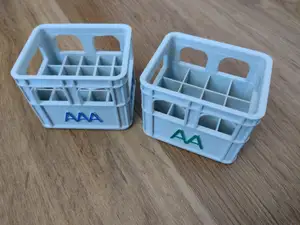 Stackable & labeled beer crate for batteries