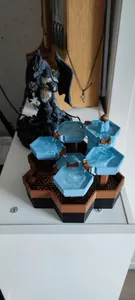 Outlet reducer for modular fountain plates