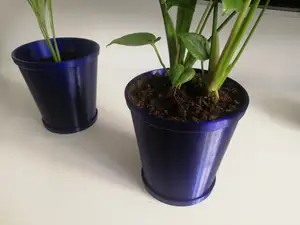 Plant pot + attached base plate