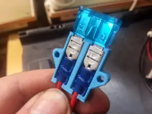 Stackable fuse holder