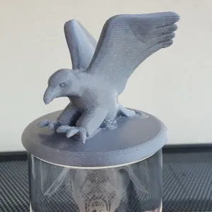 Lid with eagle for bavarian wheat beer glass