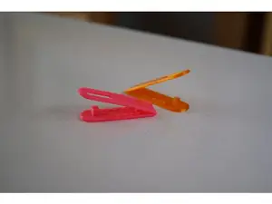 Barrette – prints quick and flat – living hinge design