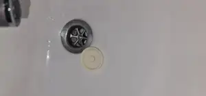 Simple Plug For Hand Basin