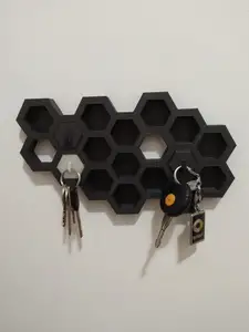 Honeycomb wall key holder