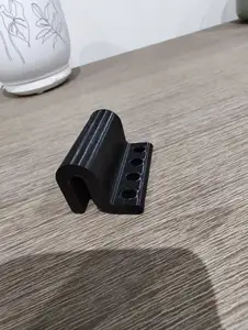 Marine aquarium dosing line holder for 6mm glass