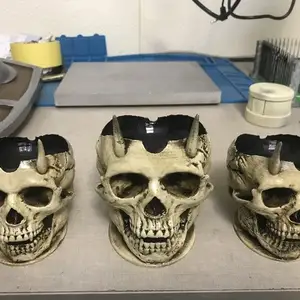 Cenicero calavera vampiro