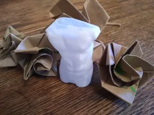 Diadumenos Ken Torso Sprial Vase