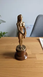 Oscar Female w/ Lipstick (XNTM)
