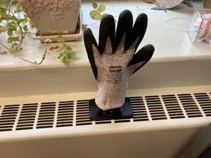 Glove dryer