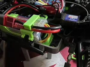 MJX HyperGo 16208 Battery arm