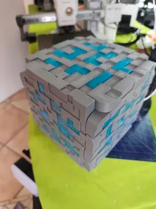LAMP - Minecraft Illuminating Diamond Cube Replica